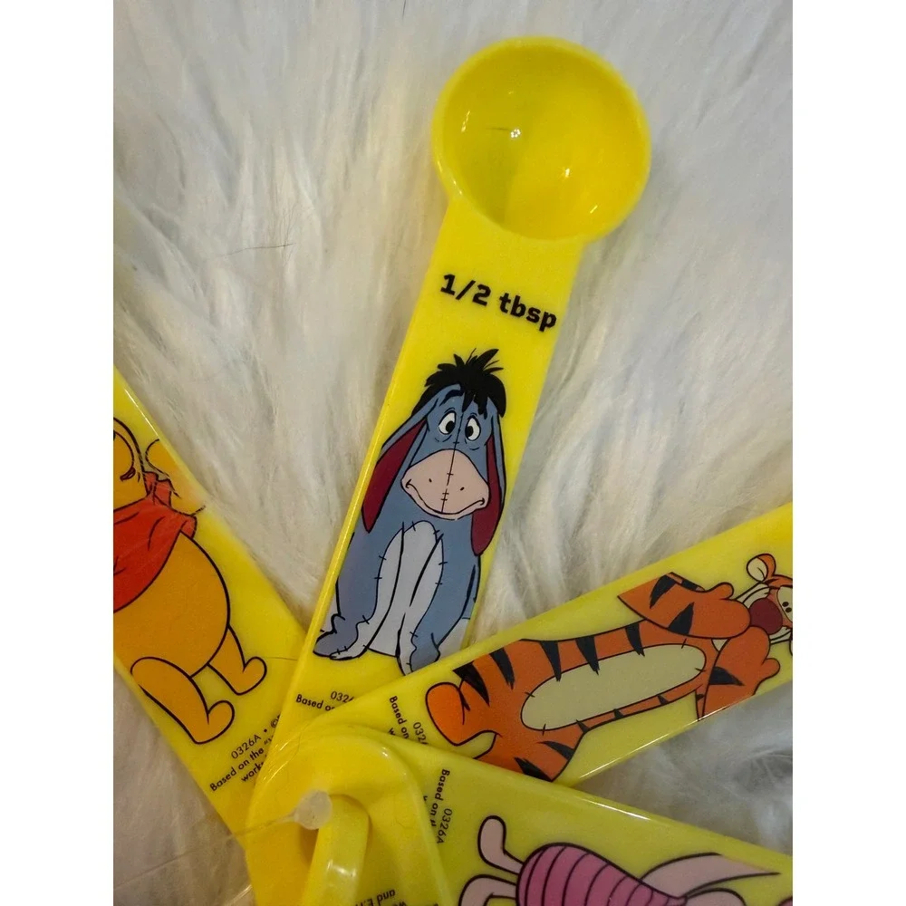 Disney Winnie the Pooh Measuring Spoons Set Yellow Tigger Eeyore Piglet NWT
